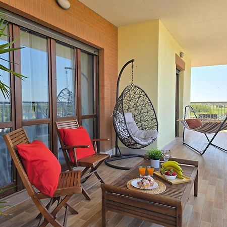 Golden Hour Apartment - Panoramic Terrace Фиумичино Екстериор снимка