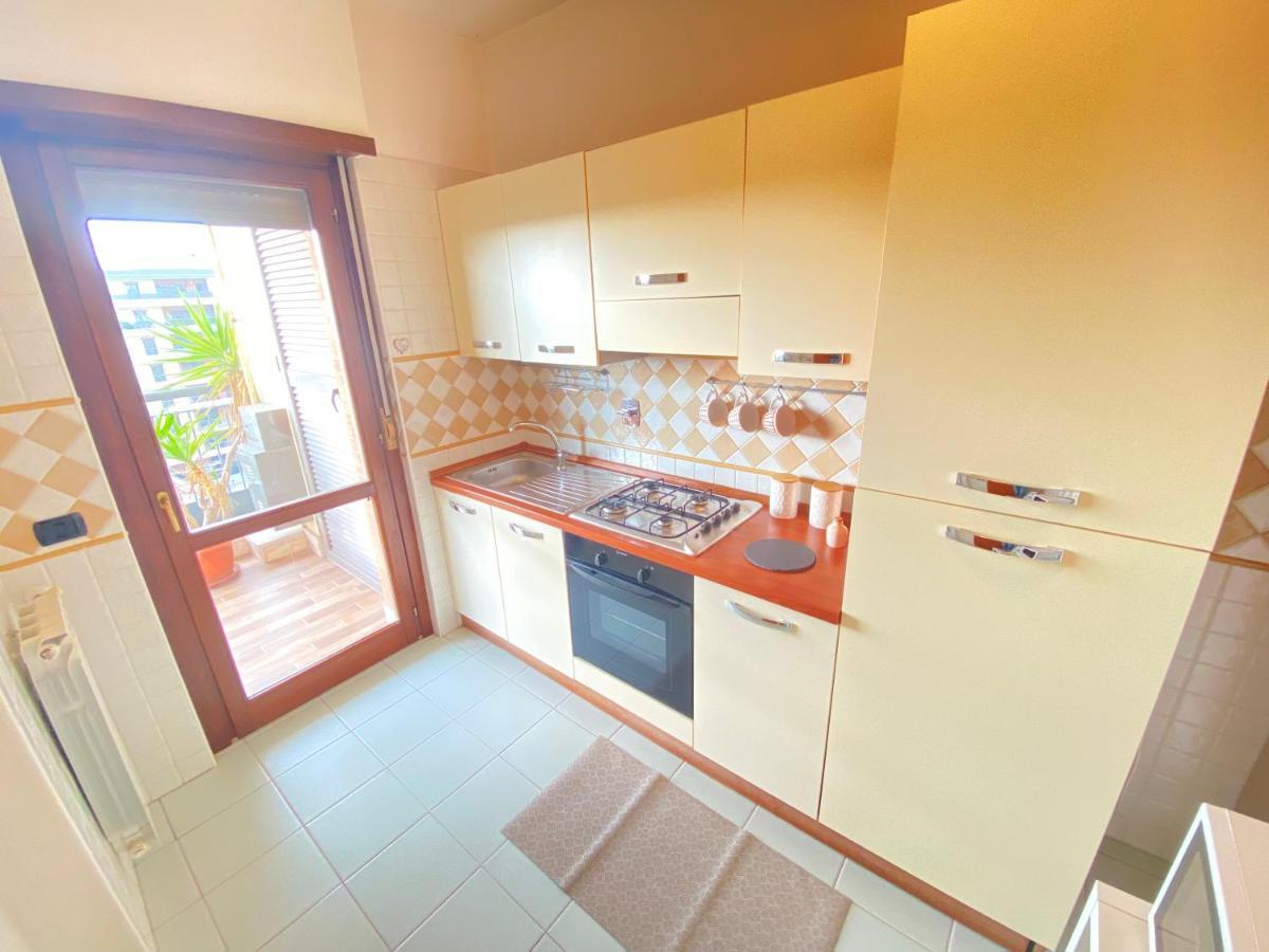 Golden Hour Apartment - Panoramic Terrace Фиумичино Екстериор снимка